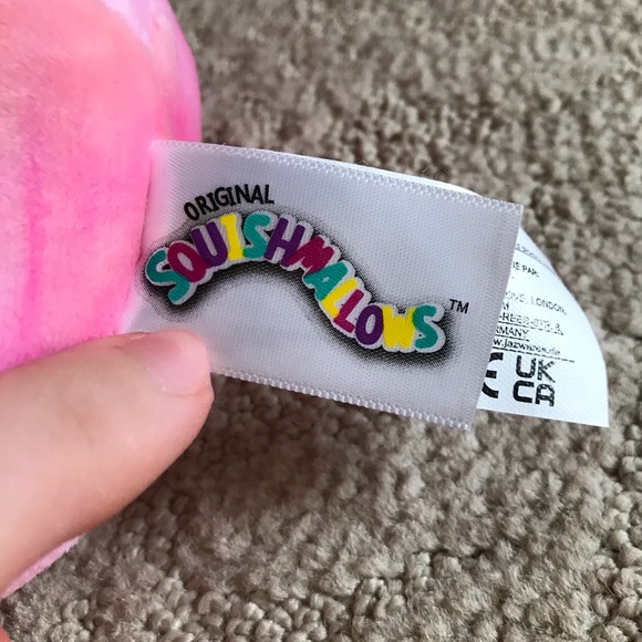 Limited Edition Scented Squishmallow
Pink Penguin
Brand New
6” - Picture 3 of 3